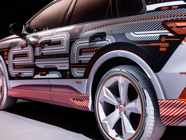 2022-elektromobil-Audi_Q4_e-tron- (10)