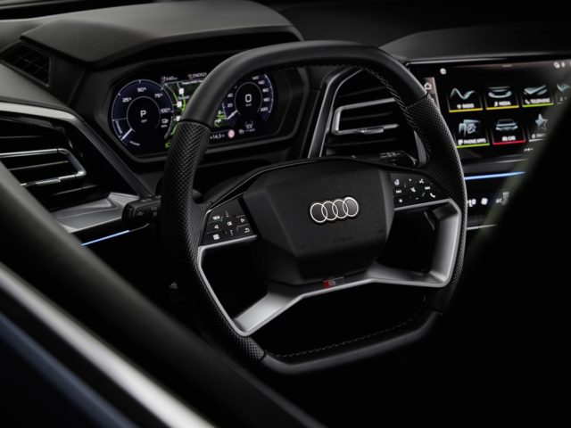 2022-elektromobil-Audi_Q4_e-tron- (12)