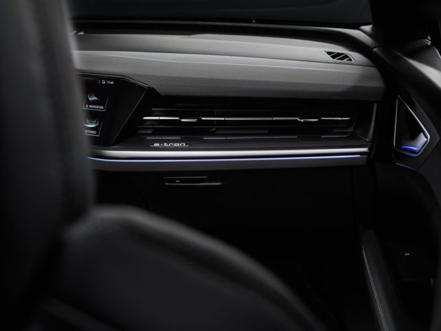 2022-elektromobil-Audi_Q4_e-tron- (16)