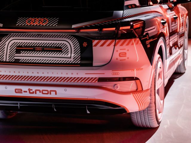 2022-elektromobil-Audi_Q4_e-tron- (9)