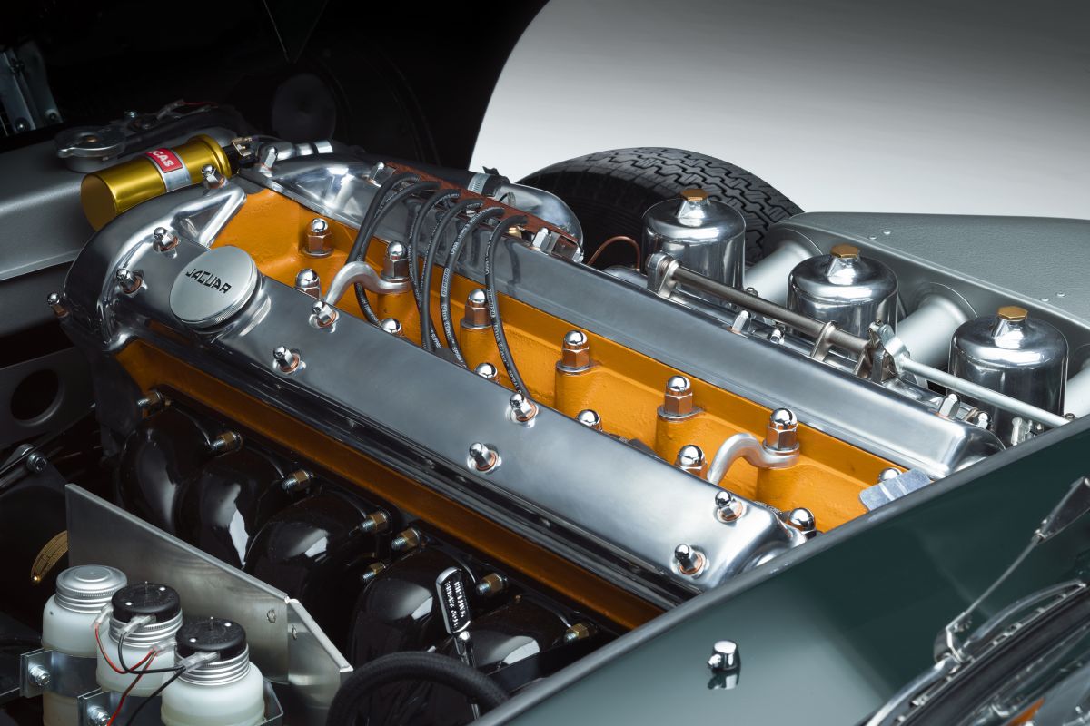 Jaguar_E-TYPE-oslava_60_let-limitovana_edice- (15)