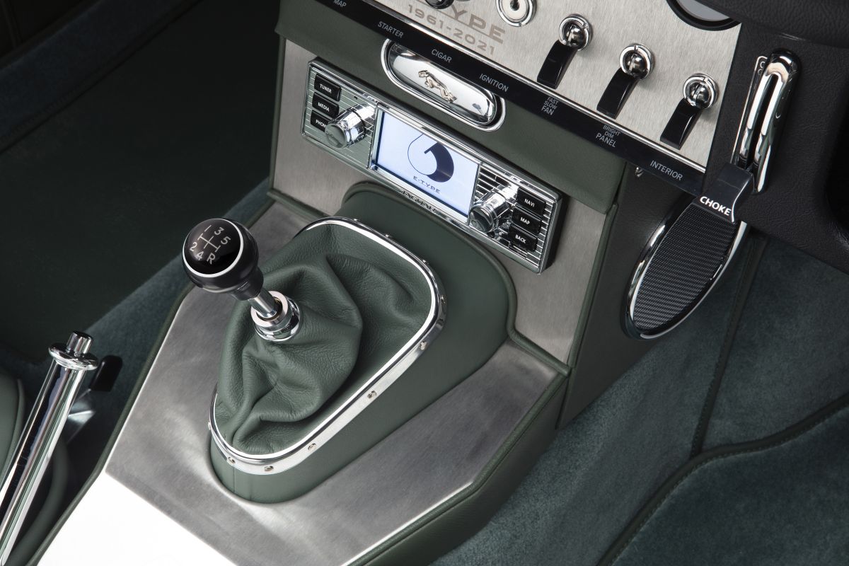 Jaguar_E-TYPE-oslava_60_let-limitovana_edice- (18)