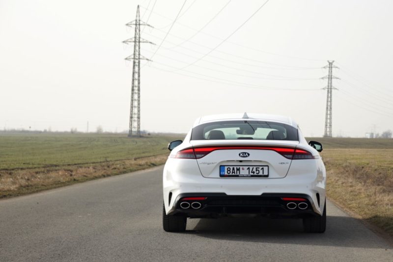 Test-2021-Kia_Stinger_GT-V6-33-T_GDI-AWD- (10)