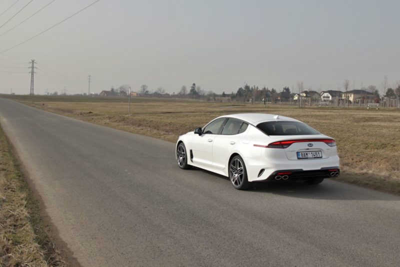 Test-2021-Kia_Stinger_GT-V6-33-T_GDI-AWD- (11)
