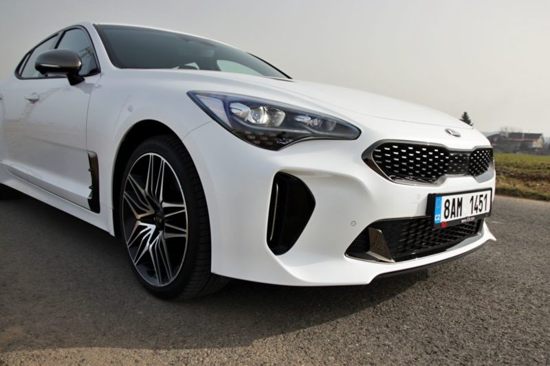Test-2021-Kia_Stinger_GT-V6-33-T_GDI-AWD- (13)