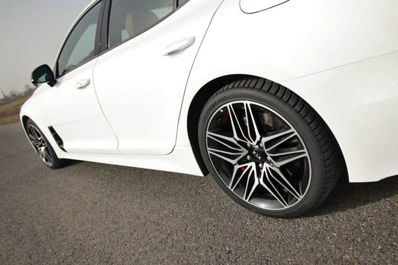 Test-2021-Kia_Stinger_GT-V6-33-T_GDI-AWD- (17)