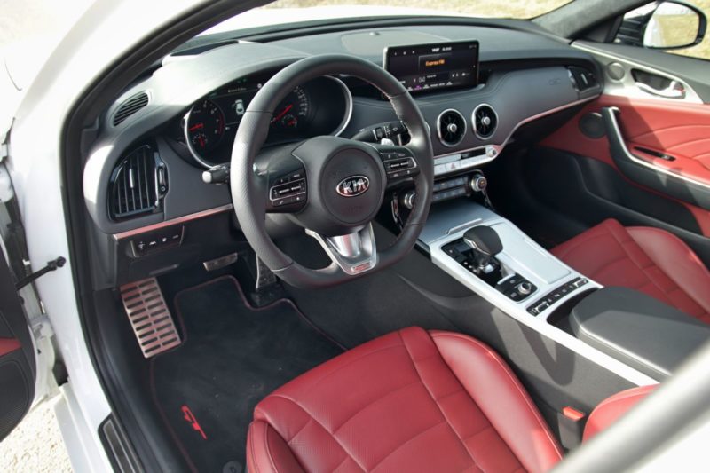 Test-2021-Kia_Stinger_GT-V6-33-T_GDI-AWD- (24)