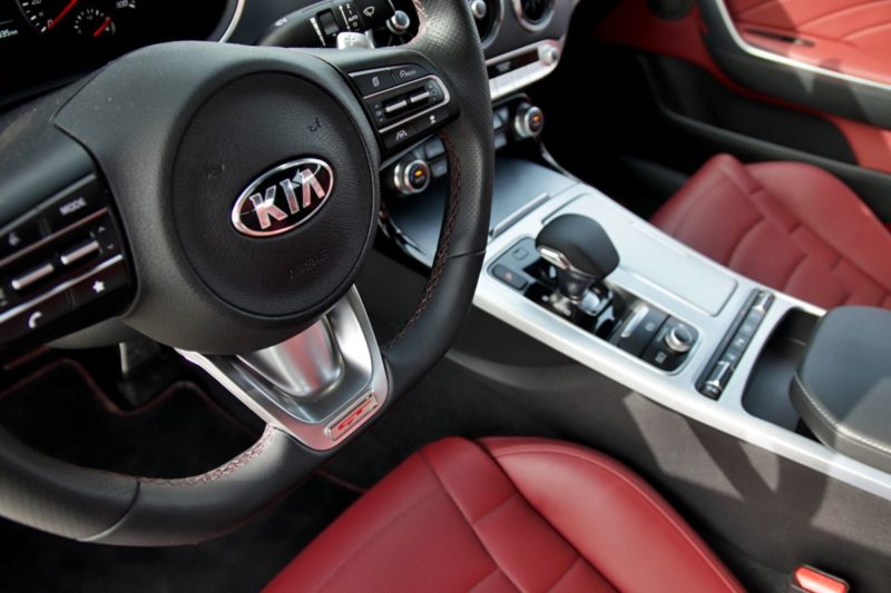 Test-2021-Kia_Stinger_GT-V6-33-T_GDI-AWD- (25)