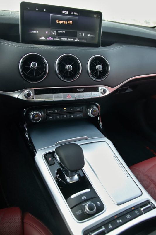 Test-2021-Kia_Stinger_GT-V6-33-T_GDI-AWD- (29)