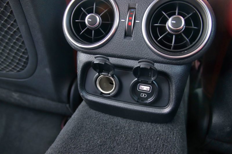 Test-2021-Kia_Stinger_GT-V6-33-T_GDI-AWD- (35)