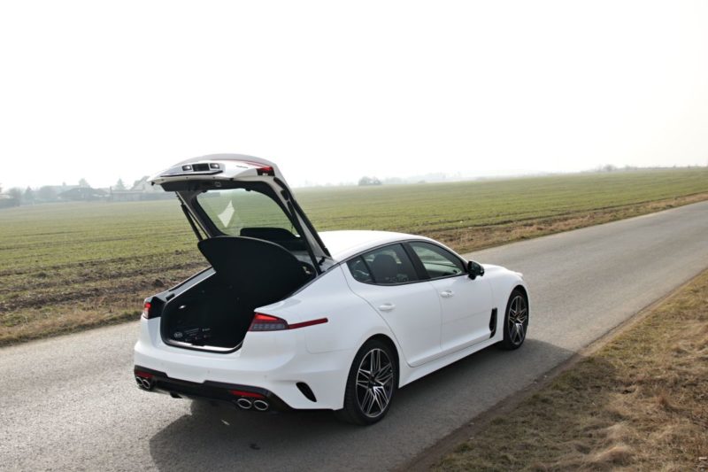 Test-2021-Kia_Stinger_GT-V6-33-T_GDI-AWD- (36)