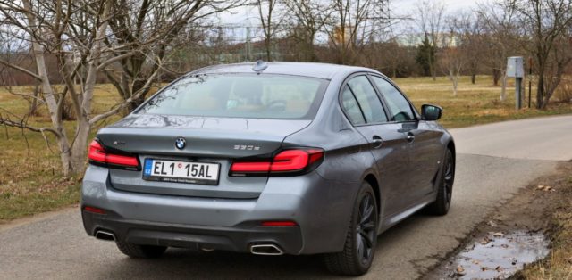 test-2021-BMW_530e_xDrive-PHEV-exterier- (6)