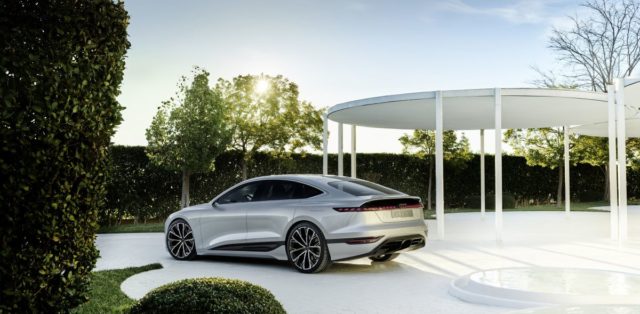 2021-Audi_A6_e-tron_concept- (13)
