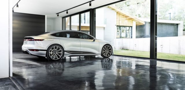 2021-Audi_A6_e-tron_concept- (15)