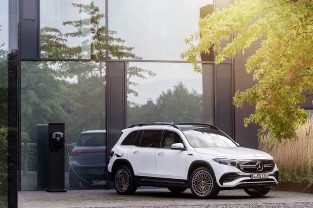2021-elektromobil-Mercedes-Benz_EQB- (6)
