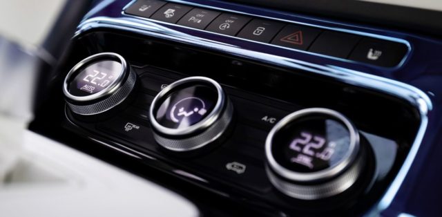 2021-koncept-elektromobil-Mercedes-Benz_EQT-interier- (3)