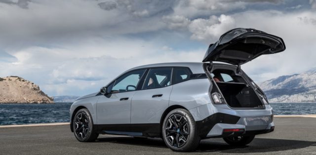 2022-BMW_IX-elektromobil- (7)