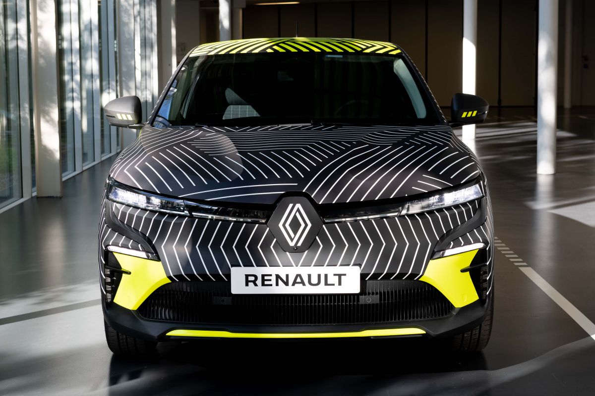 2022-Renault_MEGANE_E-TECH-elektromobil- (1)