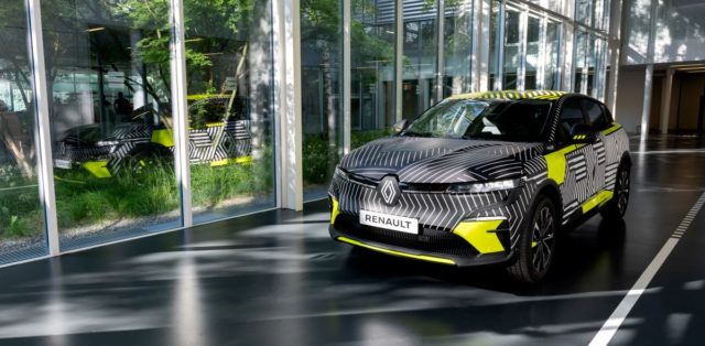 2022-Renault_MEGANE_E-TECH-elektromobil- (2)