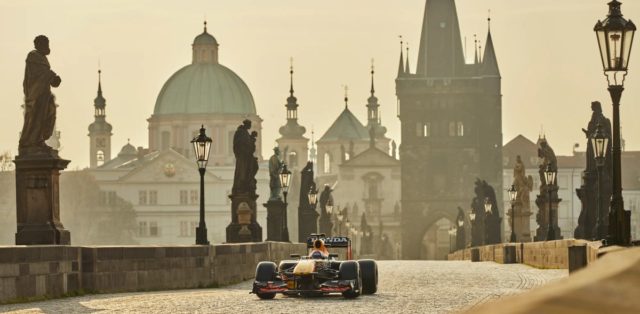 formule_1-red_bull-praha-karluv_most