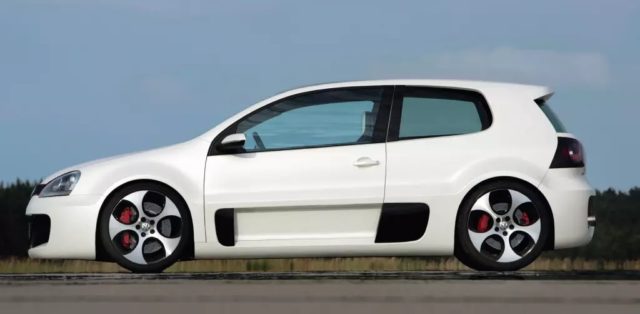 2007-Volkswagen_Golf_GTI_W12_650_Concept-historie- (3)