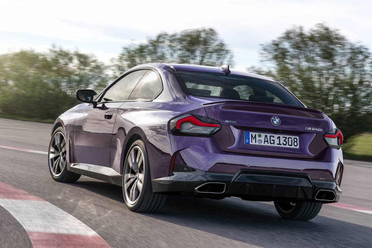 2022-BMW_M240i_xDrive_Coupe- (13)
