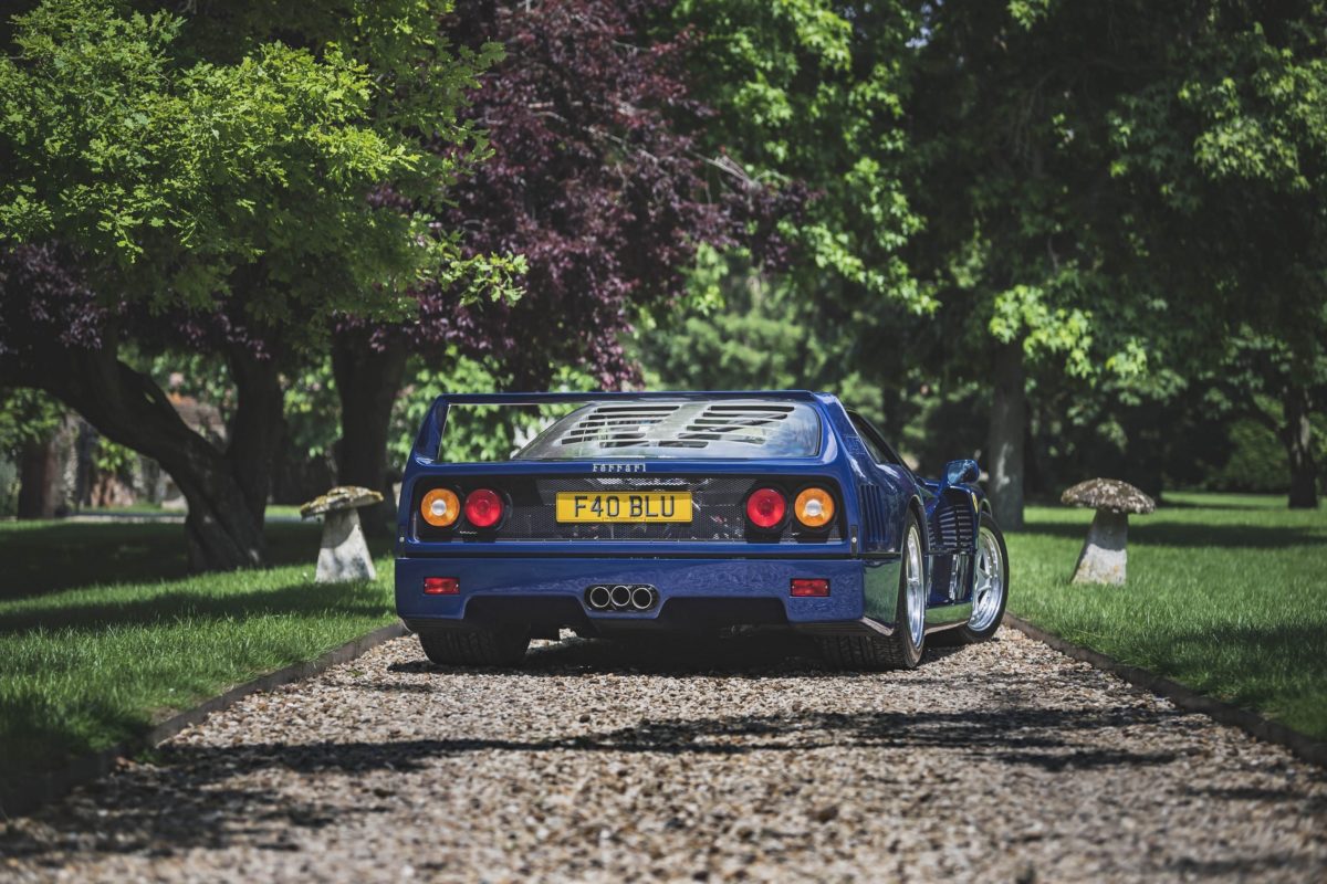 ferrari-f40-modra (4)