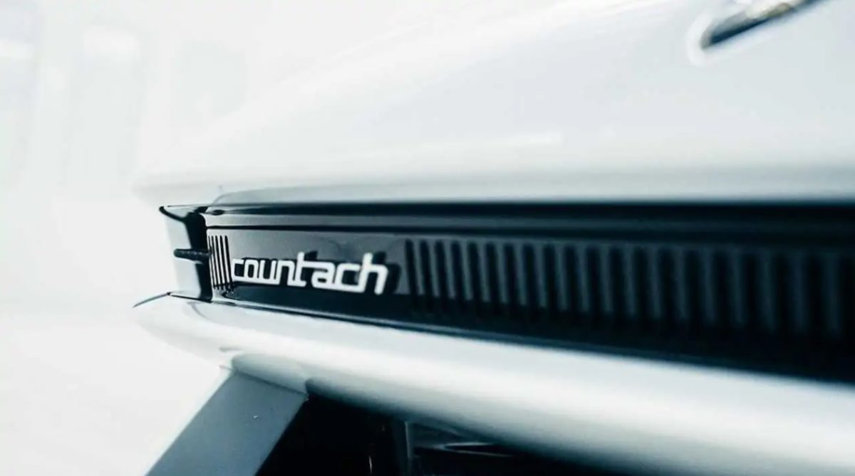 Lamborghini dál láká na nový Countach. Poodhalilo odvážné tvary