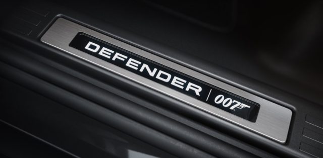 2021-Land_Rover_Defender_V8_Bond_Edition- (8)
