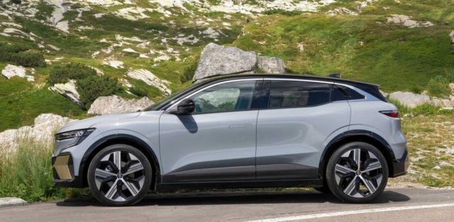 2021-elektromobil-renault-megane-e-tech-electric- (4)