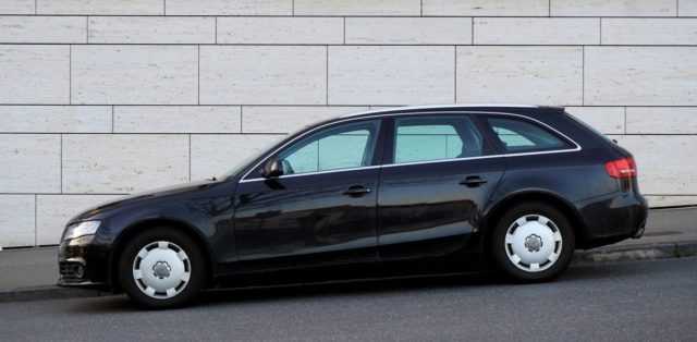 audi_a4_avant_combi_black_pkw_auto_automotive-822670.jpg!d