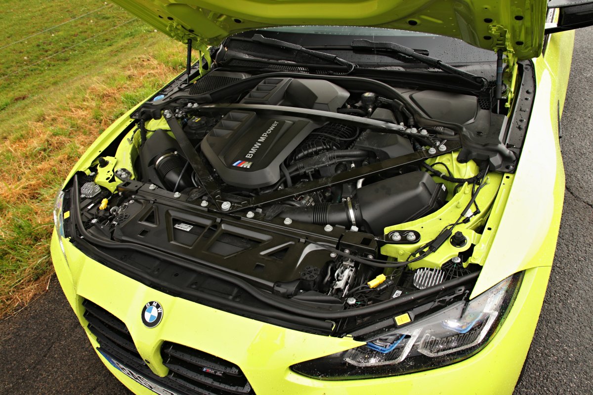 test-2021-bmw-m4-coupe-manual- (25)