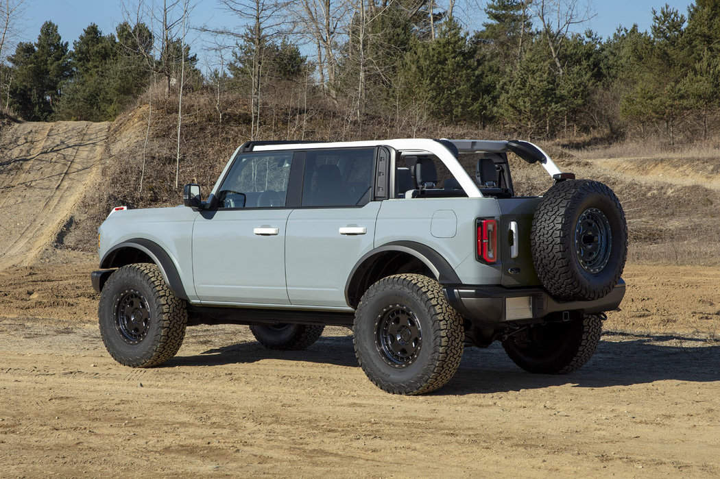 Ford_Bronco-2