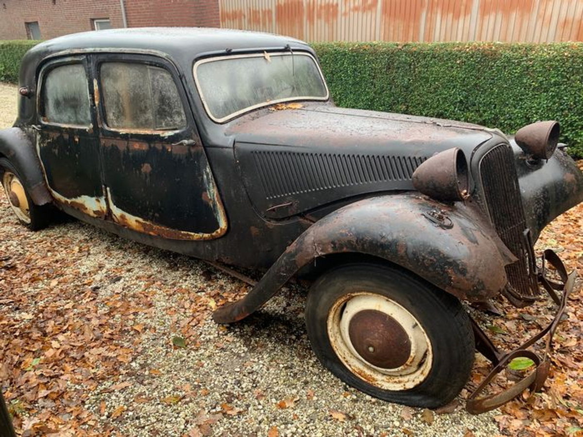 1949-Citroën-Traction-Avant-11B-2