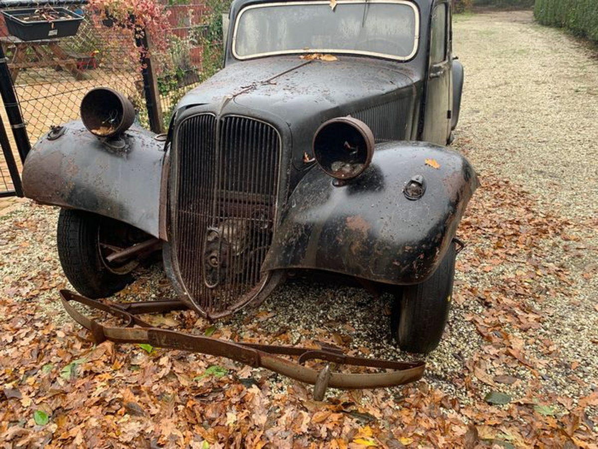 1949-Citroën-Traction-Avant-11B-3