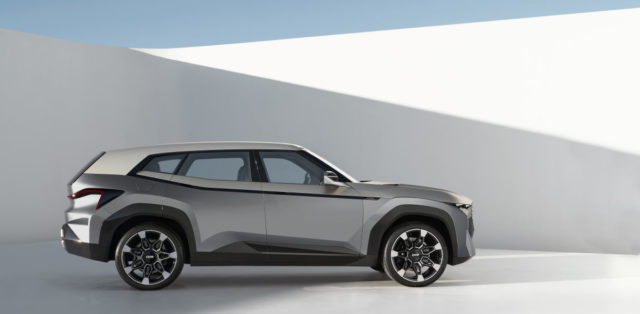 2022-BMW_Concept_XM-plug-in_hybrid- (3)