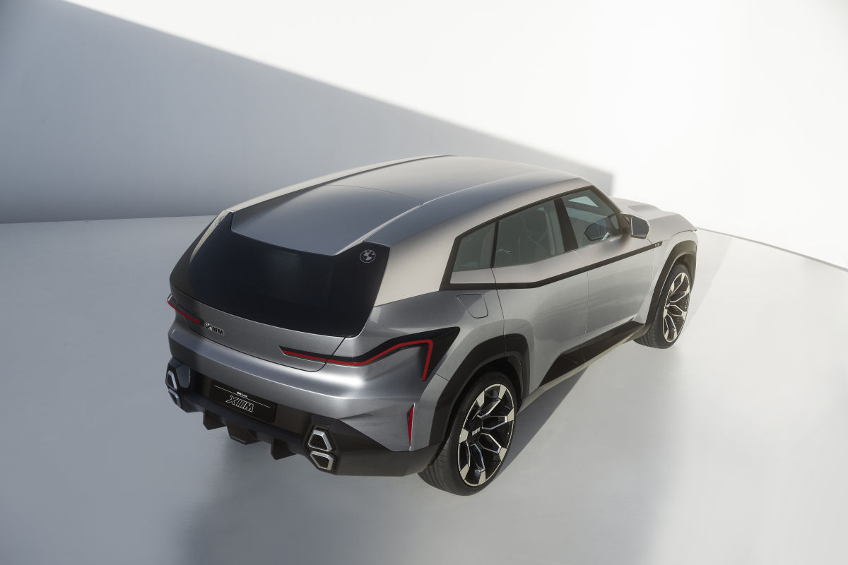 2022-BMW_Concept_XM-plug-in_hybrid- (4)
