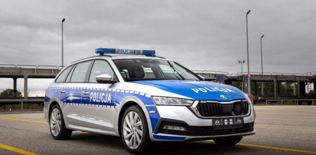 policie-polsko-skoda_octavia_iv_combi-1