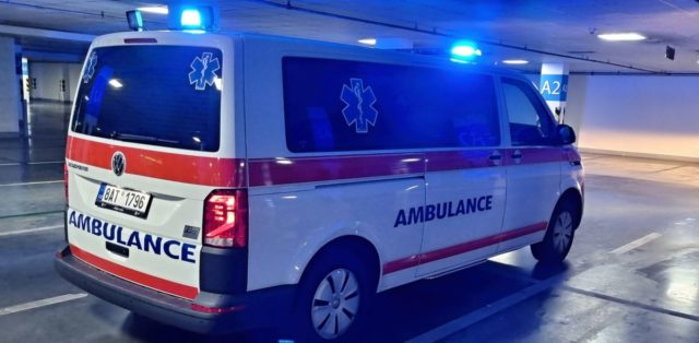 test-2021-volkswagen_transporter_t61-ambulance- (18)