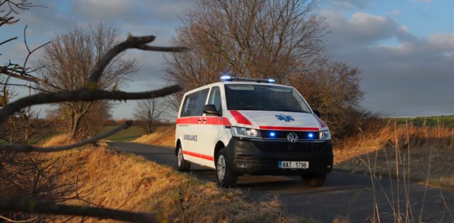 test-2021-volkswagen_transporter_t61-ambulance- (2)