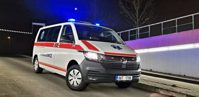 test-2021-volkswagen_transporter_t61-ambulance