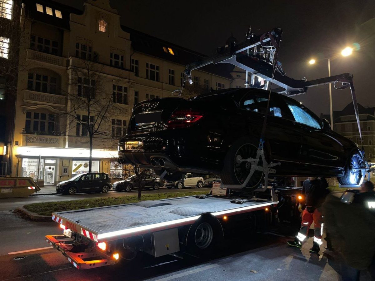 Německá policie se zaměřila na nelegálně upravená auta. Jedno rovnou zabavila