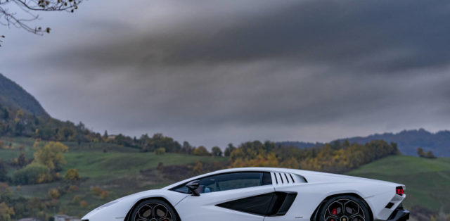 Lamborghini_Countach_LPI_800-4- (2)