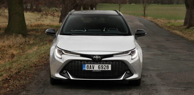 Test-2021-Toyota_Corolla_Touring_Sports_GR_Sport-Hybrid- (1)