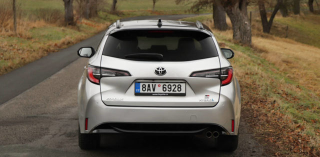 Test-2021-Toyota_Corolla_Touring_Sports_GR_Sport-Hybrid- (5)