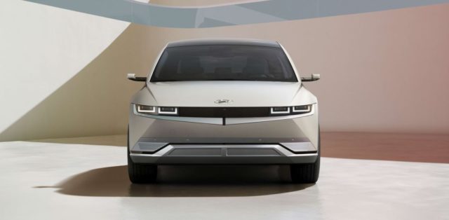 Hyundai_IONIQ_5-modernizace-kamery_zrcatka
