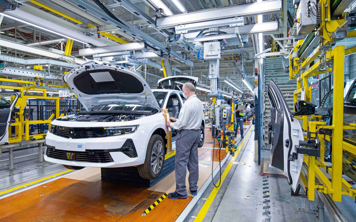 Opel_Astra-tovarna-zahajeni_vyroby
