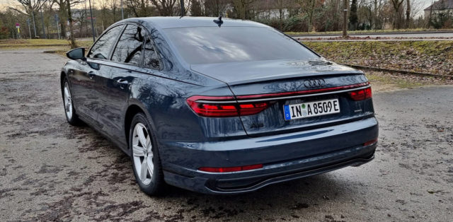 prvni_jizda-2022-facelift-audi_a8-60tfsie-quattro-plug_in_hybrid- (4)