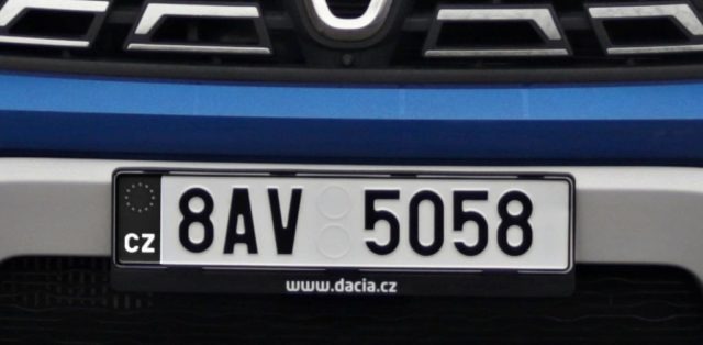 samolepka_na_registracni_znacce