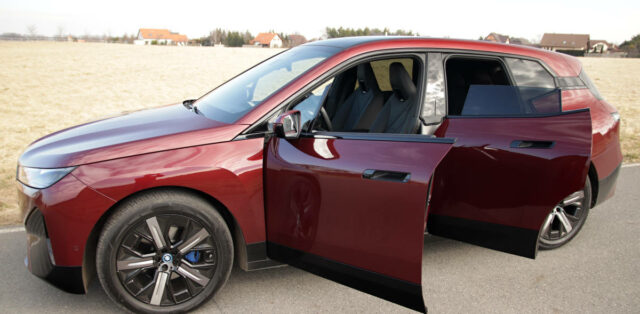 Test-2022-BMW_iX_xDrive40-elektromobil- (15)
